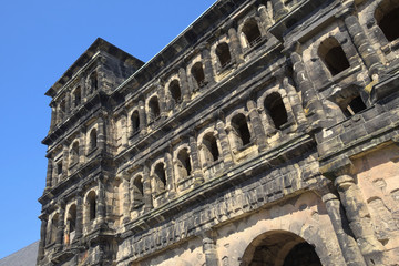 Fototapeta premium Trier - Porta Nigra, römisches Stadttor , Rheinland-Pfalz, Deutschland, Europa