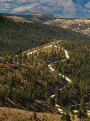 Winding road to Echo Valley hiking trails in Chelan