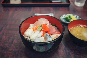 海鮮丼