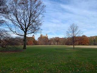 Take in the picturesque landscape of Central Park in thanksgiving day. Central Park is home to many famous attractions spread throughout its 843 acres of landscape. 