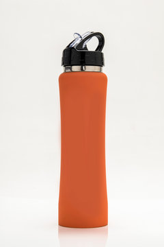 botella deportiva color naranja con pico termico 