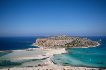 Fototapeta na wymiar view of balos lagoon with turquoise waters from the heights