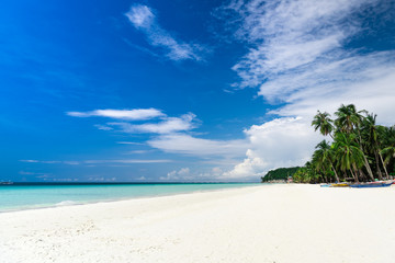 Fototapeta na wymiar ホワイトビーチ　フィリピン　ボラカイ島
