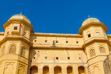 Fototapeta na wymiar The battlements of the Amber Fort in Rajasthan, India.