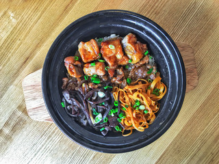 The beef soup rice with pork ribs is arranged on the board