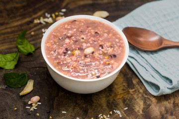 A bowl of eight-treasure porridge is placed on the board