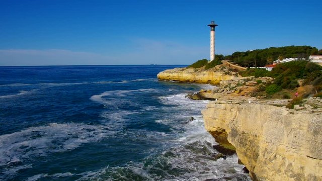 Torredembarra Leuchtturm an der Costa Dorada in Spanien 