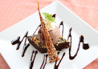 Brownie with chocolate ice cream