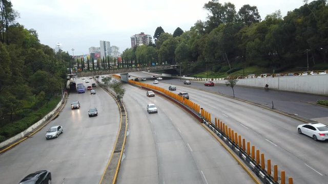 vehicles circulating in main avenues
