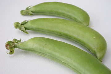スナップえんどう　スナップ　えんどう　野菜　接写　白バック