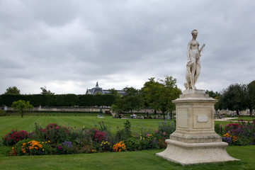Fototapeta na wymiar August 2011. Parks in Paris. France.