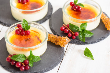 Creme brulee - french vanilla cream dessert