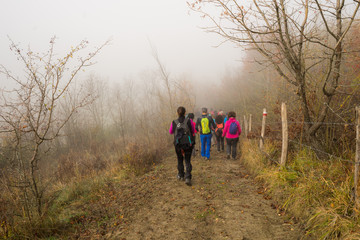 Obraz premium Trekking with friends on the new paths of the Mt. Titan