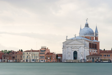 Fototapeta na wymiar Venice cathedral across the river