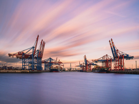Hamburger Hafen am Abend