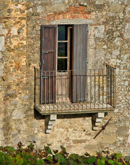 Fototapeta na wymiar 2019-11-03 LONE BALCONY IN MULTIVERDI ITALY