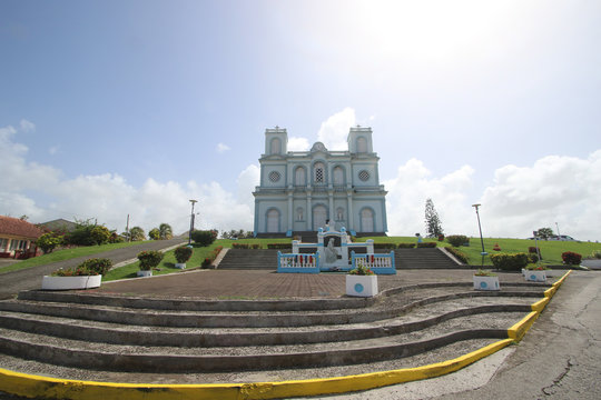 Parvis de l'&eacute;glise de notre-dame-de-l'assomption &agrave; sainte-marie en martinique