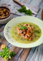 Organic peas soup with crumbs