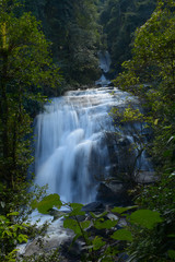 Obraz premium Wachira Than Waterfall, a beautiful waterfall in Chiang Mai, Thailand