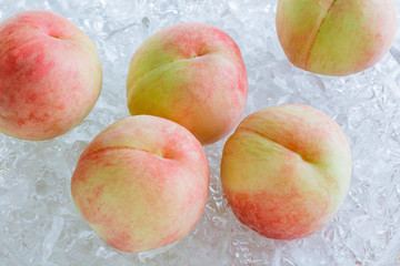 白鳳と白桃の交配でできた”あかつき”という福島生まれの桃