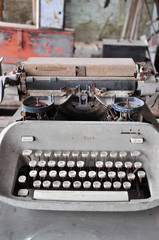 VINTAGE type Writer2