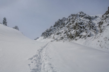 Allphotokz Tuyuk-Su 20060410 8827 5D