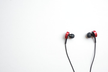 イヤホン（有線）　音楽のイメージ