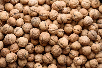 Unpeeled walnuts