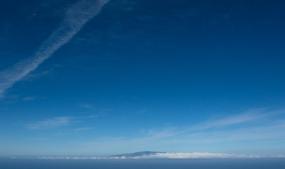 Obraz premium View from the peak of Mount Teide on the Island of Tenerife showing the deep blue sky