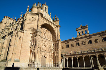 Fototapeta na wymiar St. Esteban Church in Salamanca