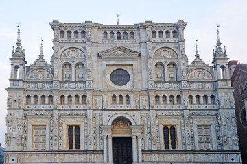 Fototapeta na wymiar Certosa di Pavia e' un convento benedettino nelle vicinanze di Milano 