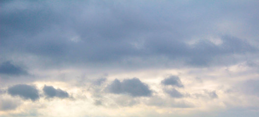 Fototapeta premium Winter gray blue sky at sunset and dawn