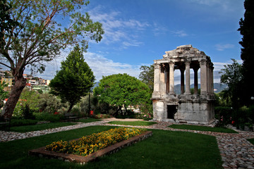 Fototapeta na wymiar Turkey / Muğla / Milas Gümüşkesen tomb monument.