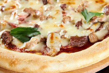 pizza with ham and cheese