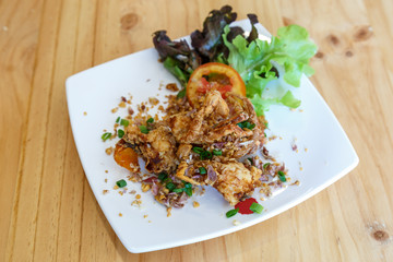 Fried soft shell crab with garlic