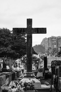 Cemit&eacute;rio 