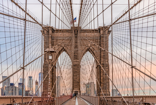 Fototapeta stunning views of the Brooklyn Bridge, New York City
