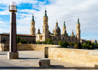 Puente de Piedra (Stone Bridge) and the Basilica of Our Lady of the Pillar in the downtown of Zaragoza, Spain