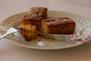 revani in white plate