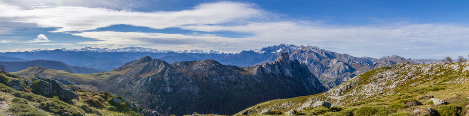 Fototapeta na wymiar Large panorama of mountains