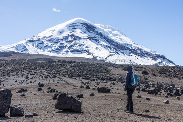 Touriste sur le volcan Chimborazo en Équateur