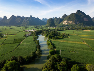 Obraz premium Karst landscape and agricultural fields in Guangxi province at south China