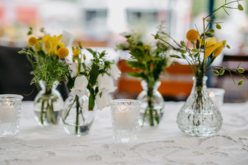 table arrangement at a wedding
