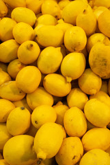 Fresh lemons in the grocery store