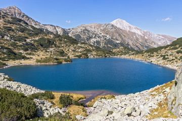 Fototapeta premium Fish Banderitsa lake and Vihren Peak, Pirin Mountain, Bulgaria