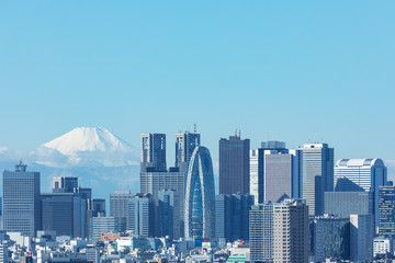 (東京都-都市風景)青空の下の富士山と新宿ビル群３