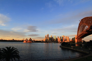 Fototapeta na wymiar Sunrise view of Sydney Opera House