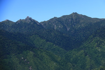 洋上のアルプス屋久島　太鼓岩より宮之浦岳遠景