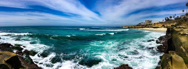 sea and blue sky © Robbie