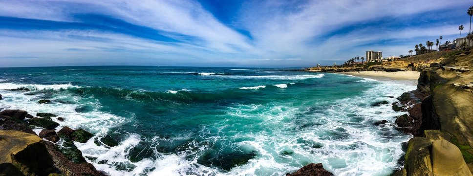 sea and blue sky © Robbie